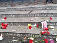 019-Nesse atentado terrorista morreram 12 pessoas e 48 ficaram feridas