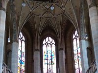 042-Detalhe dos vitrais e a pia batismal