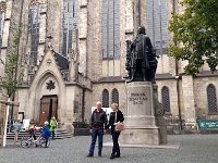 006-Na Praca em frente a Igreja de Sao Thomas e a estatua de J S Bach