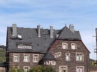 002-Casa-em Pedra ao lado da estacao