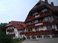 023-Sempre esses telhados para proteger as varandas do deslizamento da neve