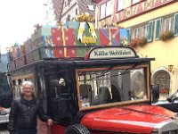 046-Carrinho em que St Nikolaus entrega os presentes as criancas