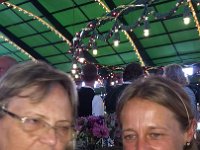 043-Com a mais nova amiga